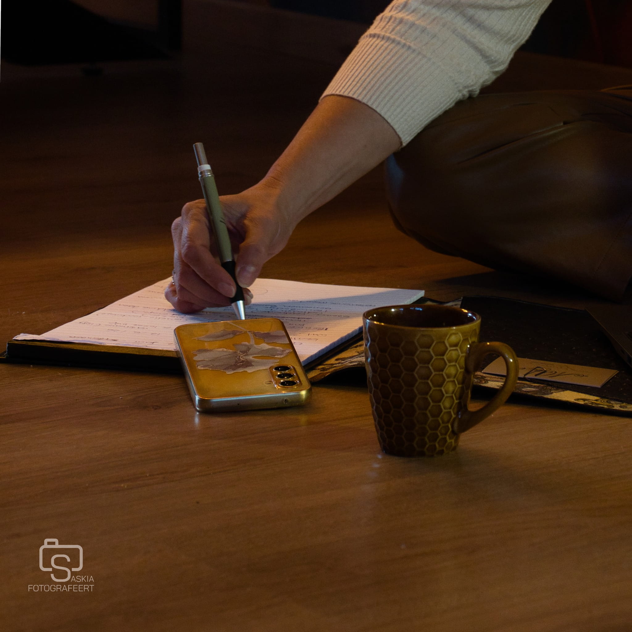 Portret – schrijvende hand